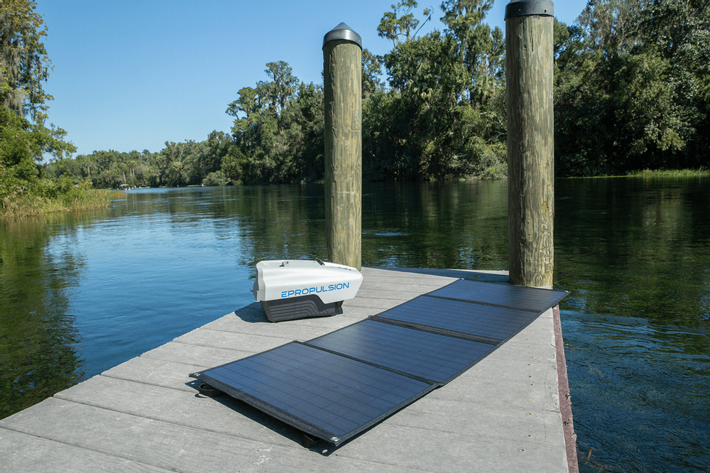 Electric outboard motor supports solar charging