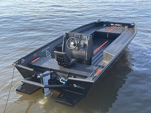Black Workboats - BJ 500 PRO23