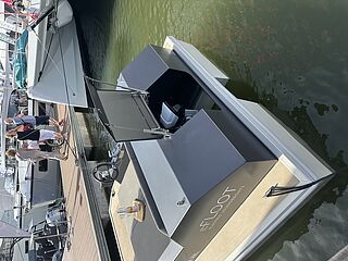 Floot Concepts - EF25 Lounge Boat