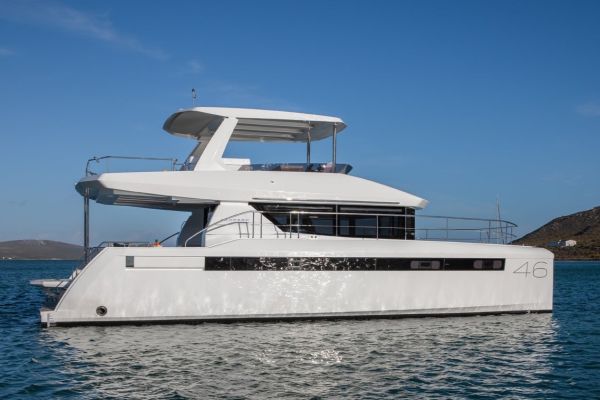 Catamaran à moteur Leopard 46