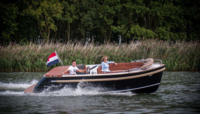 ePropulsion Selected to Power Maxima Boats Electric Sloop Tenders