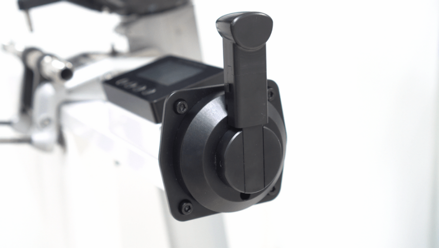 Electric Outboard Side Mount Control Offers More Flexibility