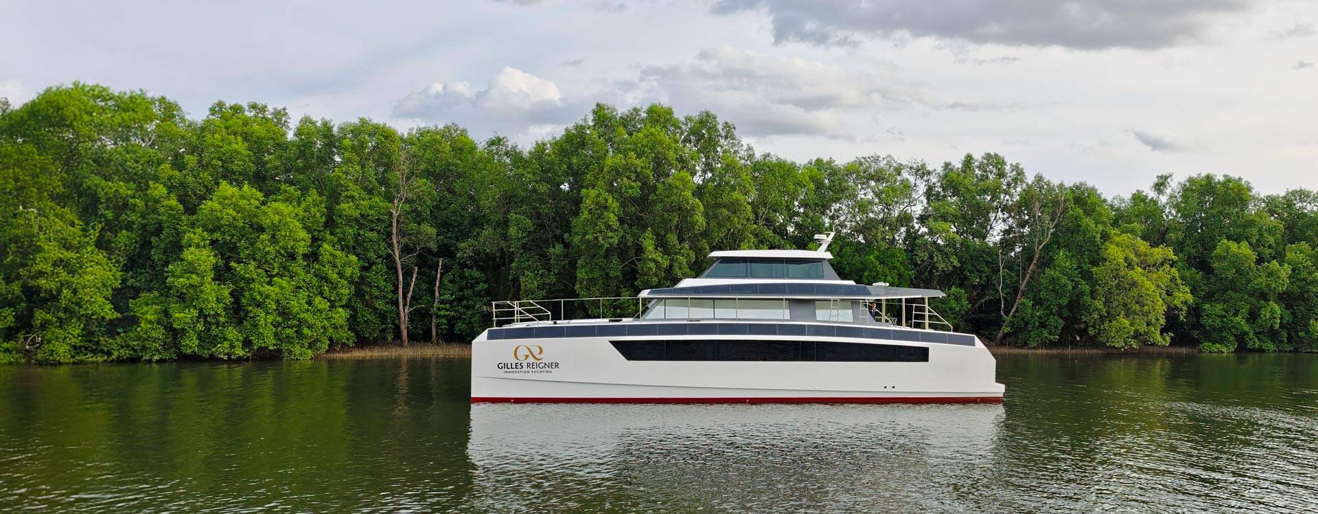 From leisure cruising to demanding commercial applications, ePropulsion delivers clean energy without compromise.