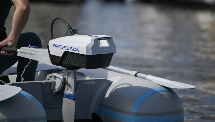 How Long Do Outboard Motors Last: A Newbie's Guide