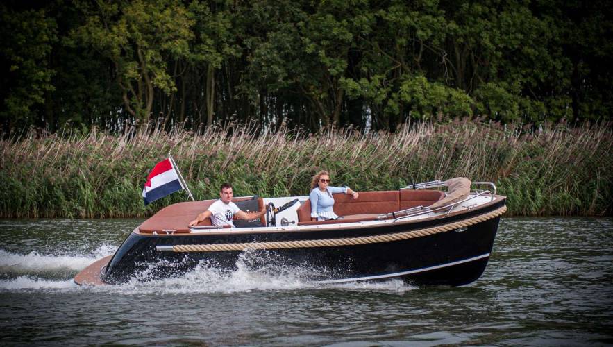ePropulsion Selected to Power Maxima Boats Electric Sloop Tenders