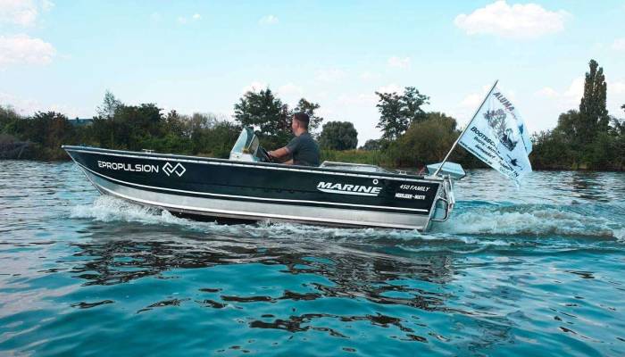 Boat Porpoising: Meaning, Causes & Easiest Fixes